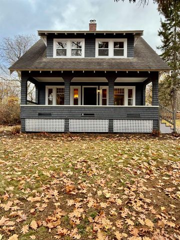 28 Leach Avenue, Franklin, NH 03235