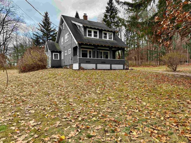 28 Leach Avenue, Franklin, NH 03235