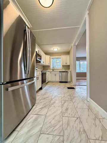 28 Leach Avenue, Franklin, NH 03235