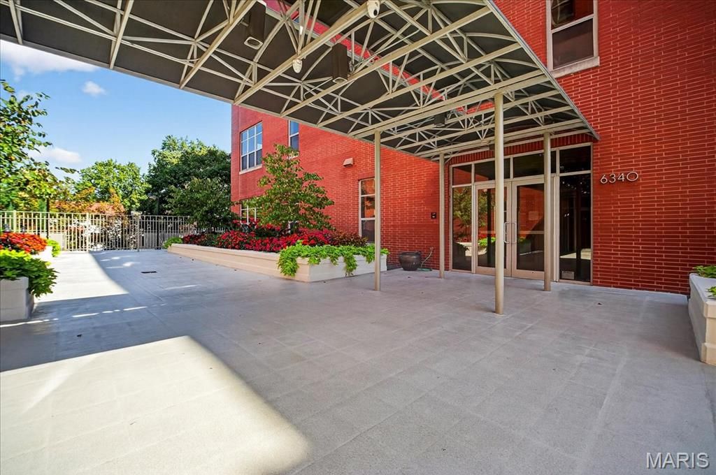 6340 Clayton Road 302, Richmond Heights, MO 63117