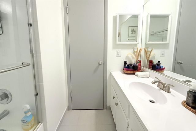 3408 OAK TRAIL COURT, Tampa, FL 33614