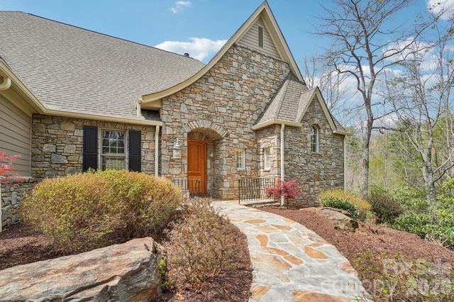 304 Pine Forest Trace, Hendersonville, NC 28739