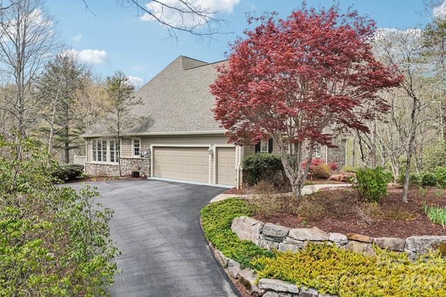 304 Pine Forest Trace, Hendersonville, NC 28739
