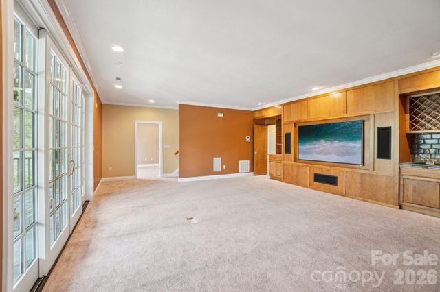 304 Pine Forest Trace, Hendersonville, NC 28739