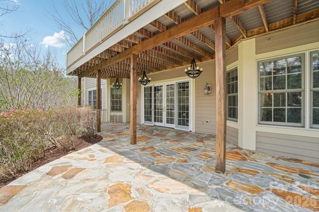 304 Pine Forest Trace, Hendersonville, NC 28739