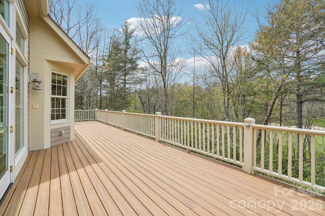 304 Pine Forest Trace, Hendersonville, NC 28739