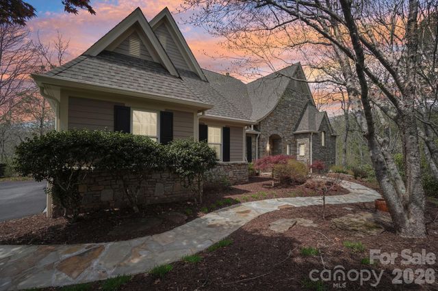 304 Pine Forest Trace, Hendersonville, NC 28739
