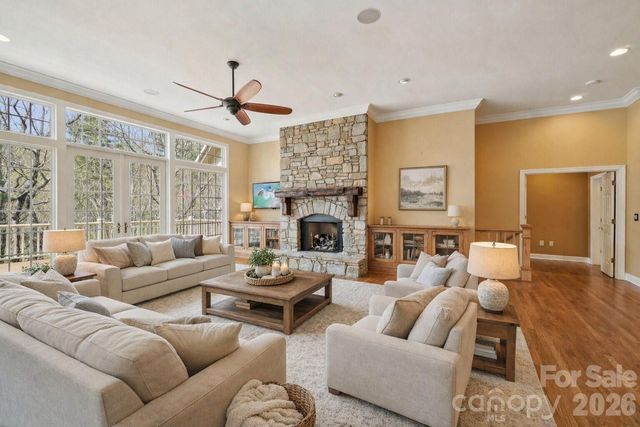 304 Pine Forest Trace, Hendersonville, NC 28739