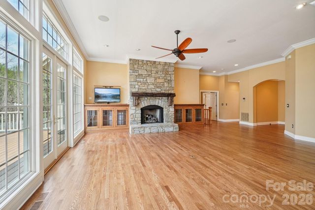 304 Pine Forest Trace, Hendersonville, NC 28739