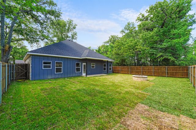 108 Parkside Drive, Trinidad, TX 75163