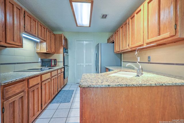 16535 Fox Knl, San Antonio, TX 78247