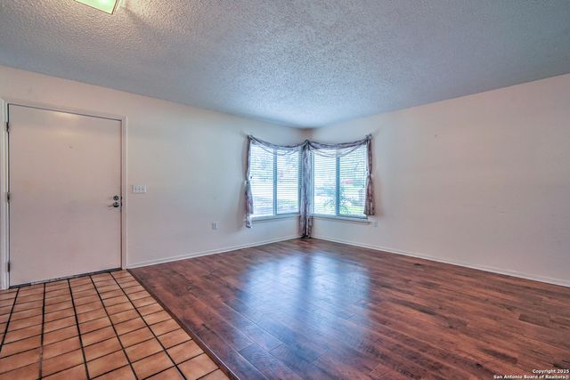 16535 Fox Knl, San Antonio, TX 78247