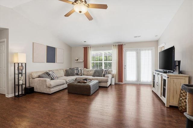 612 Westbury Way, Simpsonville, SC 29680