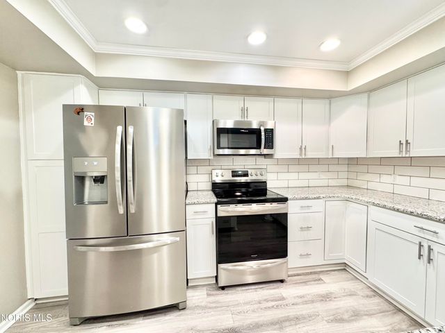 29660 E River Road, Perrysburg, OH 43551