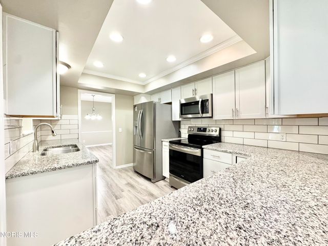 29660 E River Road, Perrysburg, OH 43551