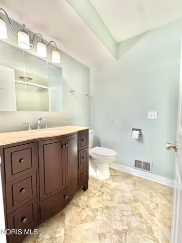 29660 E River Road, Perrysburg, OH 43551