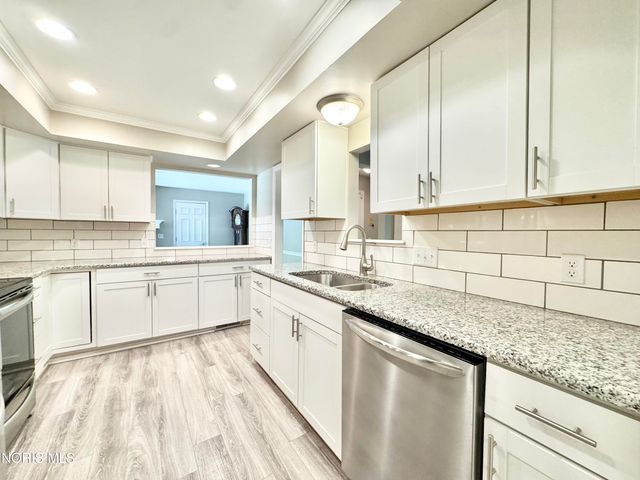 29660 E River Road, Perrysburg, OH 43551