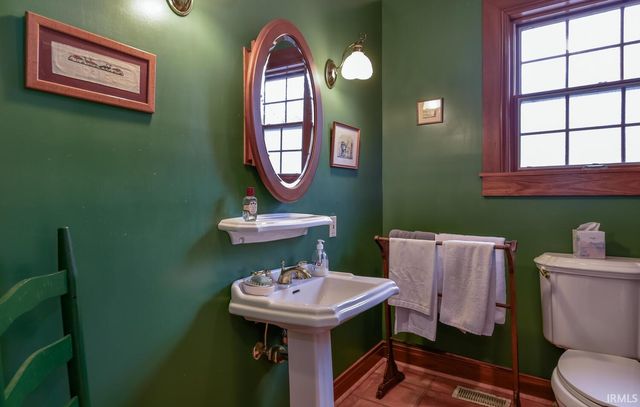 618 S Ballantine Road, Bloomington, IN 47401