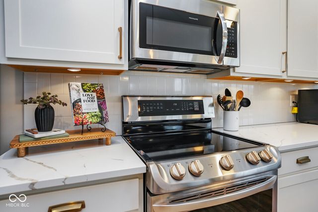 1012 Brockton Court, Greenfield, IN 46140