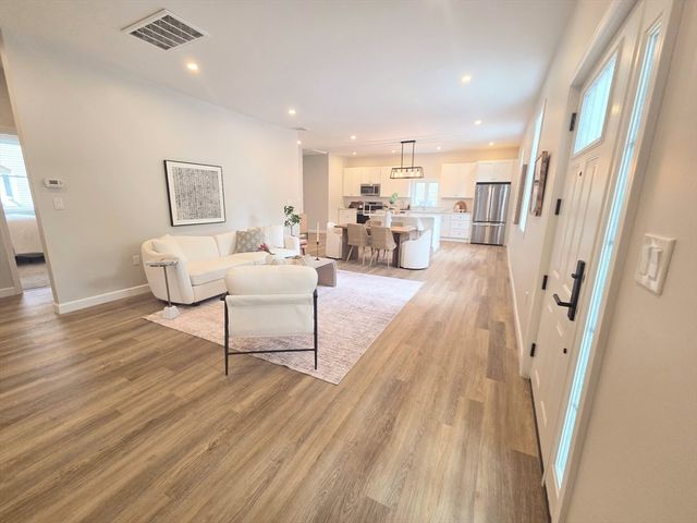 47 Myrtle St, Lynn, MA 01905