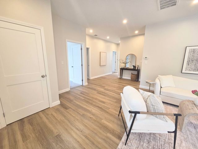 47 Myrtle St, Lynn, MA 01905