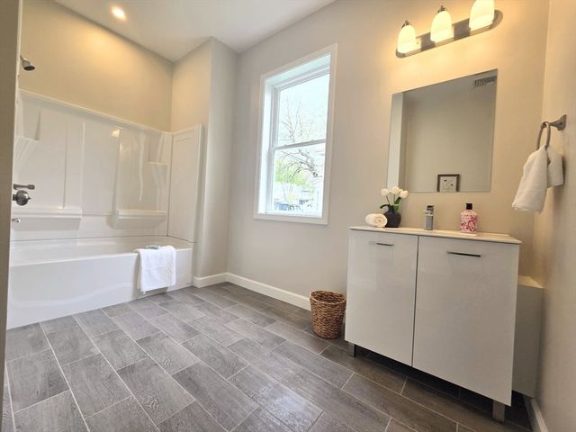 47 Myrtle St, Lynn, MA 01905