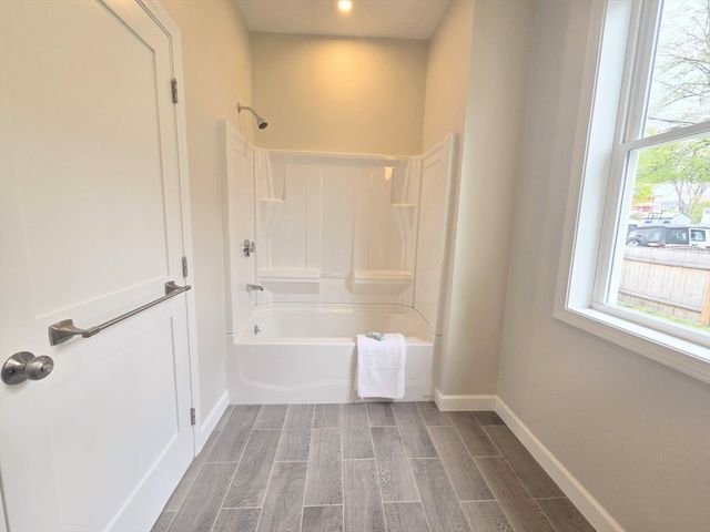 47 Myrtle St, Lynn, MA 01905