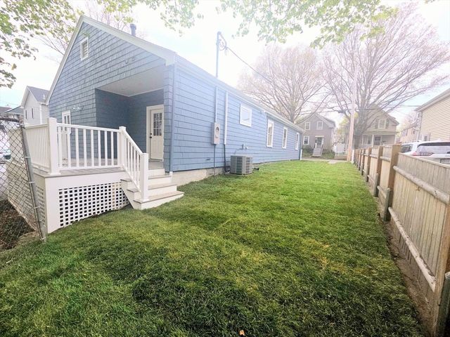 47 Myrtle St, Lynn, MA 01905