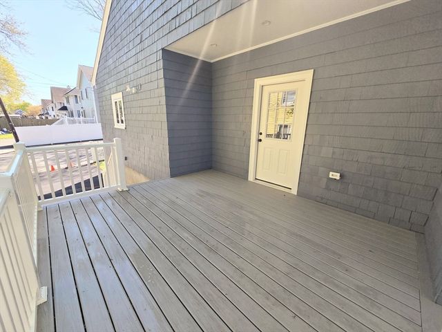 47 Myrtle St, Lynn, MA 01905