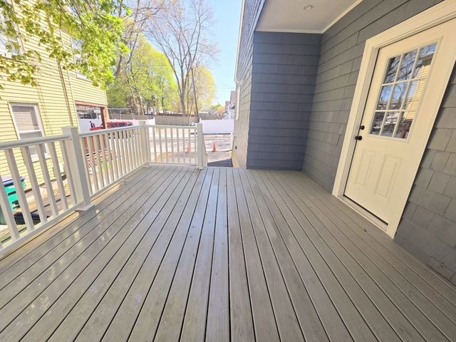 47 Myrtle St, Lynn, MA 01905