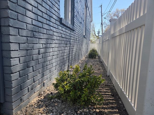 47 Myrtle St, Lynn, MA 01905