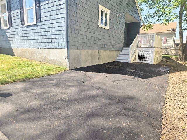 47 Myrtle St, Lynn, MA 01905
