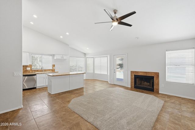 908 E VERBENA Drive, Phoenix, AZ 85048