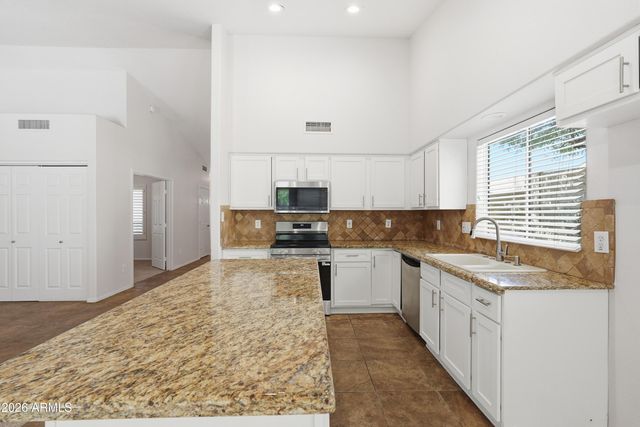 908 E VERBENA Drive, Phoenix, AZ 85048