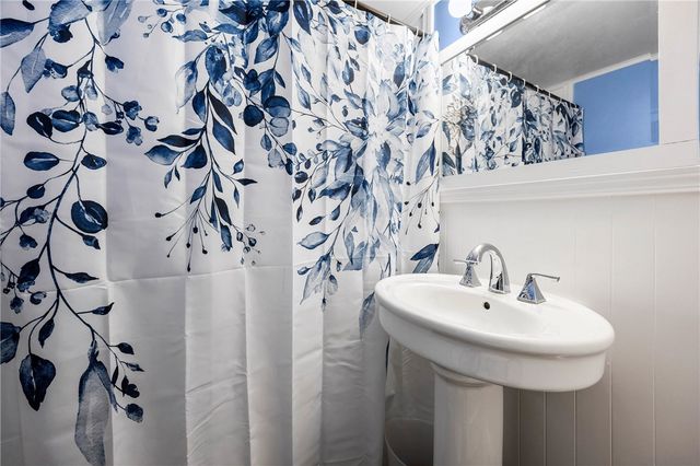 84 Kentucky Avenue, Gates, NY 14606