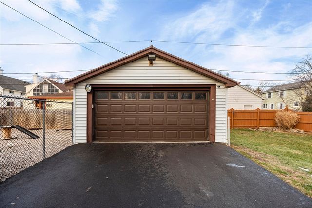 84 Kentucky Avenue, Gates, NY 14606