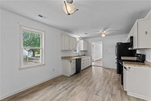 8016 Brays Point RD, Hayes, VA 23072
