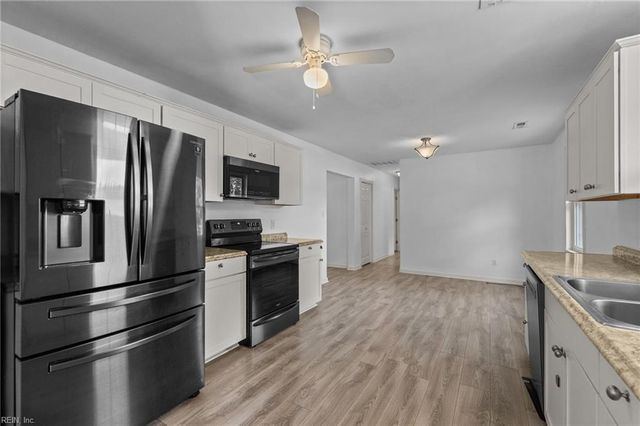 8016 Brays Point RD, Hayes, VA 23072