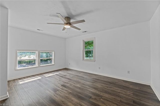 8016 Brays Point RD, Hayes, VA 23072