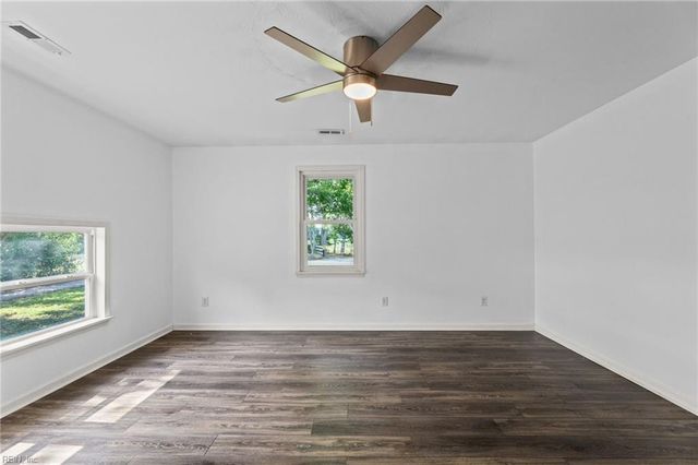 8016 Brays Point RD, Hayes, VA 23072