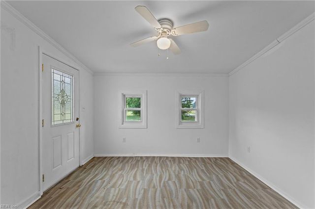 8016 Brays Point RD, Hayes, VA 23072
