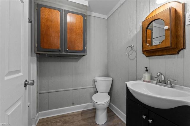8016 Brays Point RD, Hayes, VA 23072