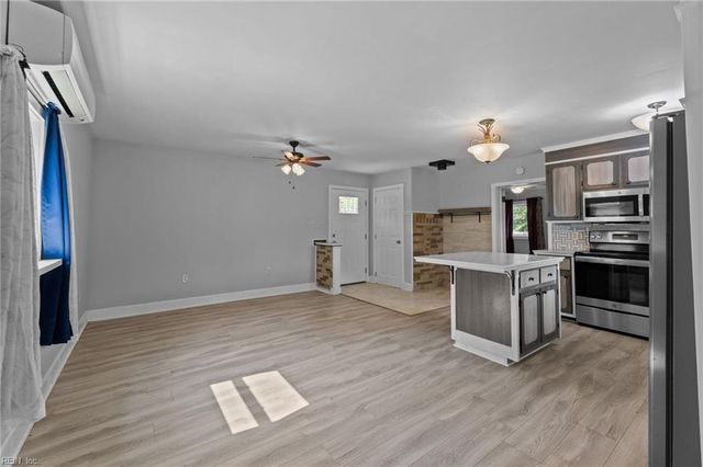 8016 Brays Point RD, Hayes, VA 23072