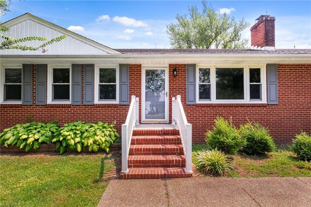 8016 Brays Point RD, Hayes, VA 23072