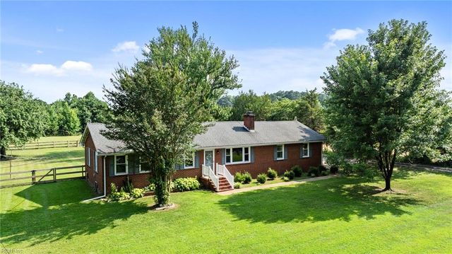 8016 Brays Point RD, Hayes, VA 23072