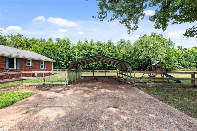 8016 Brays Point RD, Hayes, VA 23072