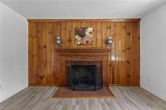 8016 Brays Point RD, Hayes, VA 23072