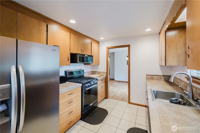 6850 E Grandview Street, Tacoma, WA 98404