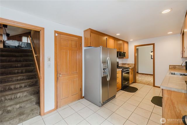 6850 E Grandview Street, Tacoma, WA 98404
