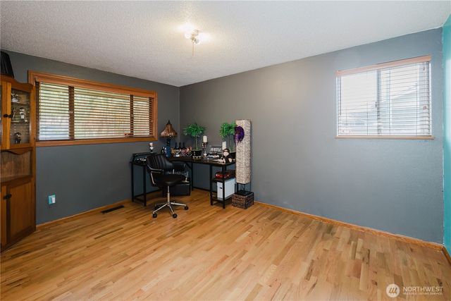 6850 E Grandview Street, Tacoma, WA 98404